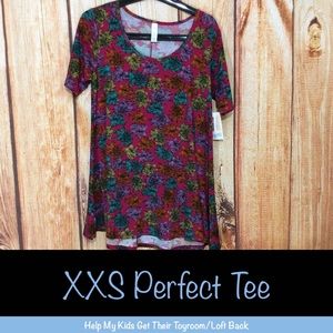 Perfect T- fitted bust with slits on sides